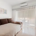Apartment Sea Breeze Of Alporchinhos Armação de Pêra